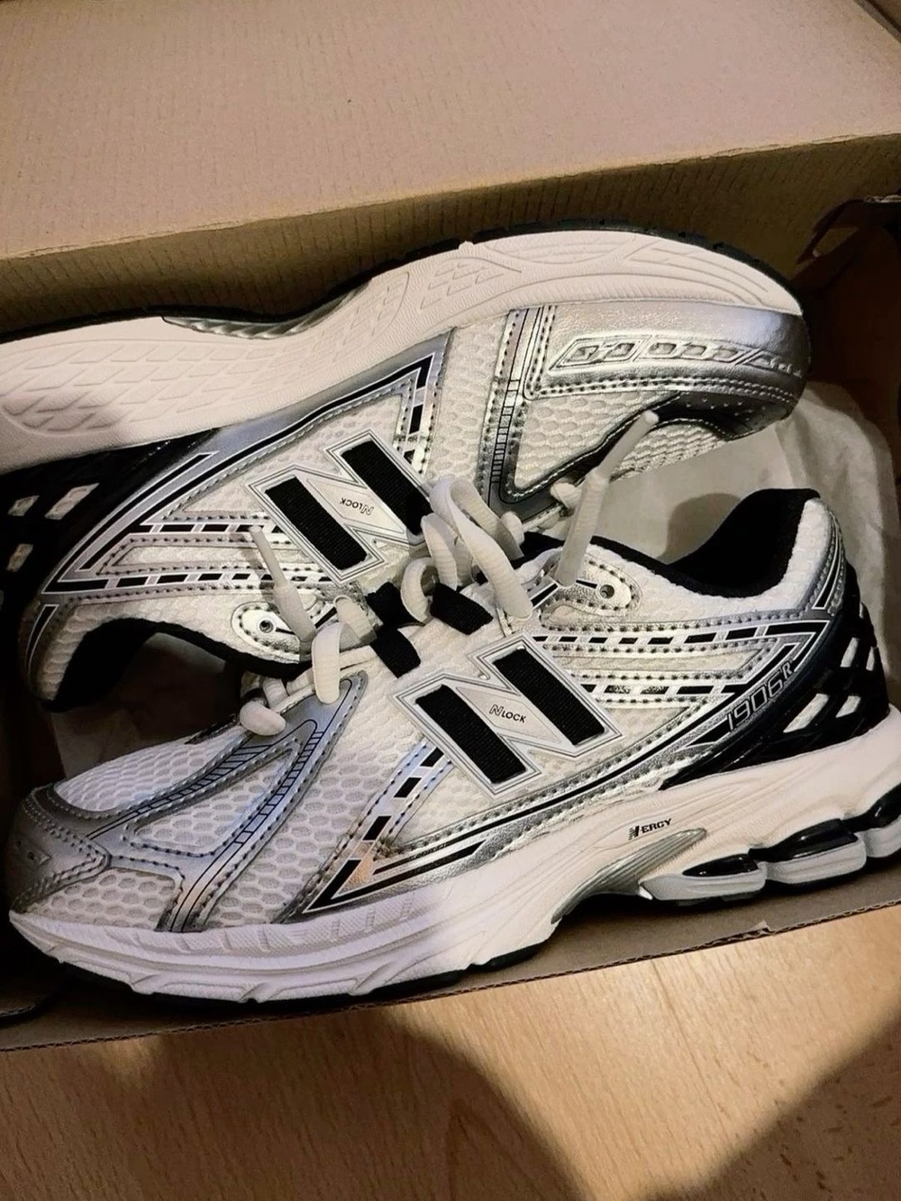 New Balance 1906r Black and Silver